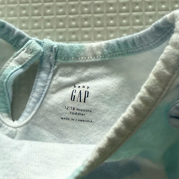 Cat & Jack & GAP|baby girl tank bundle in tie dye & flamingo print•••12-18M - Picture 4 of 4